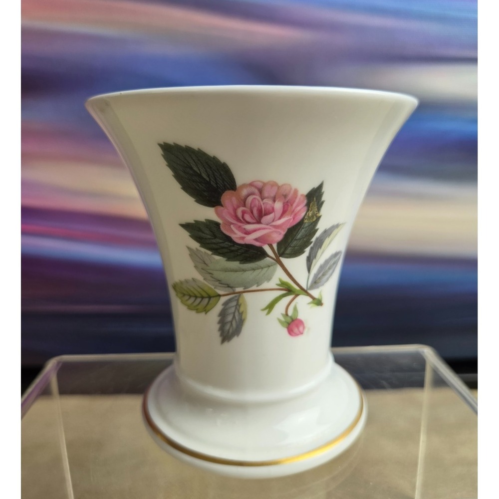 WEDGEWOOD Hathaway Rose Posey Vases - Bone China - Made in England, Vintage - Picture 1 of 4